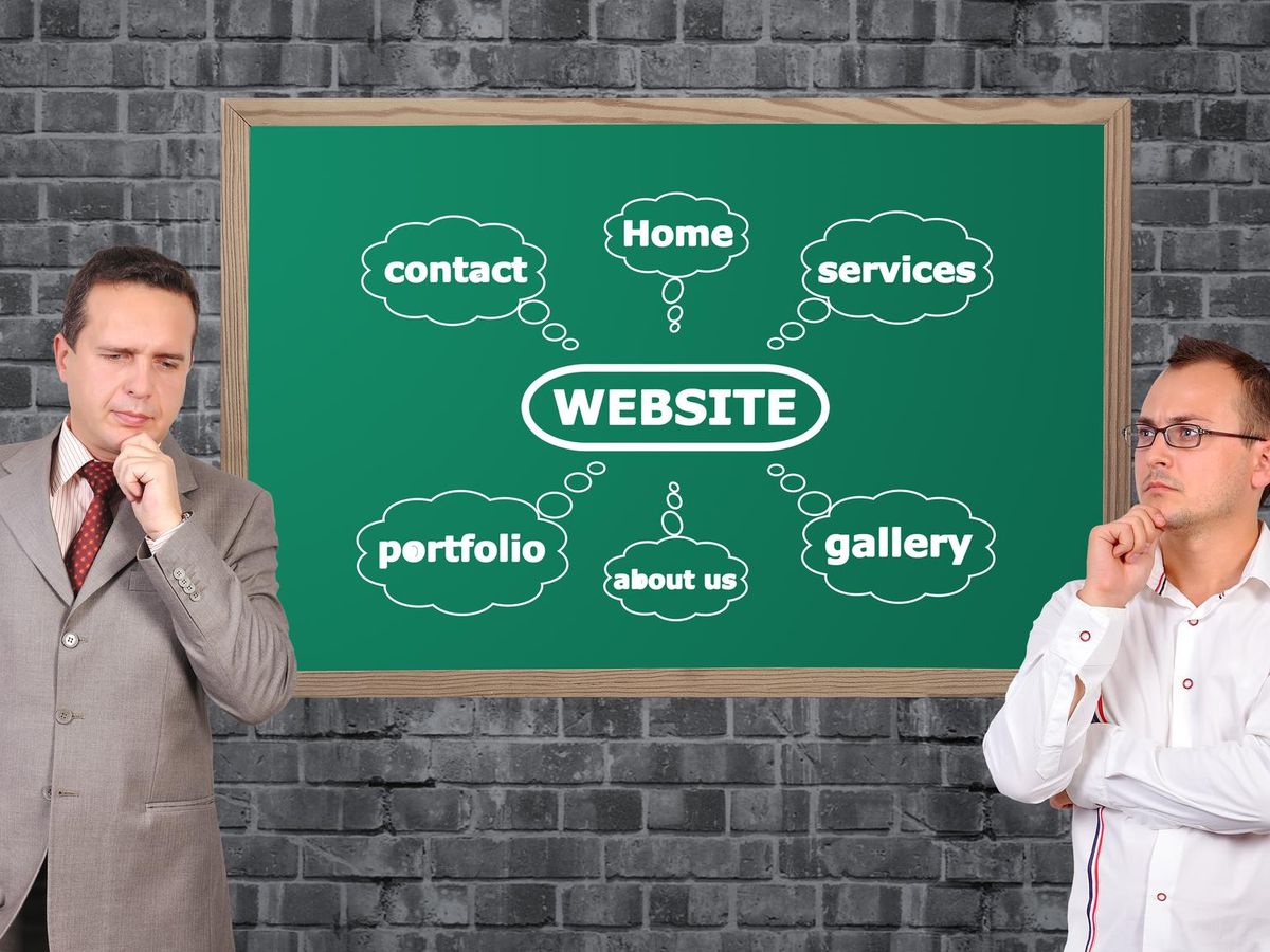 Jak wybrać motyw WordPress budujący zaufanie w branży finansowej